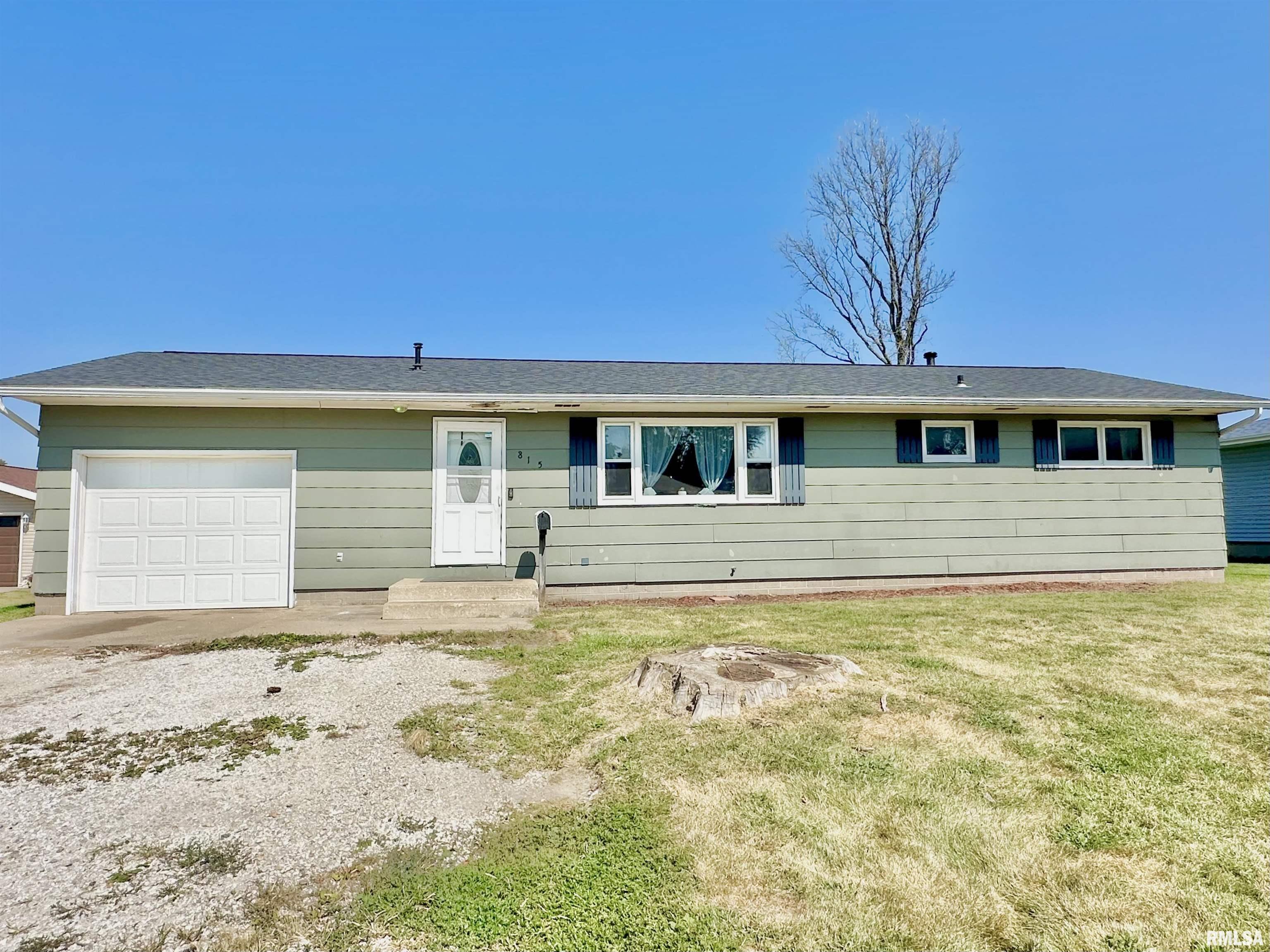 Property Photo: 815 W Jackson Street IL 61410