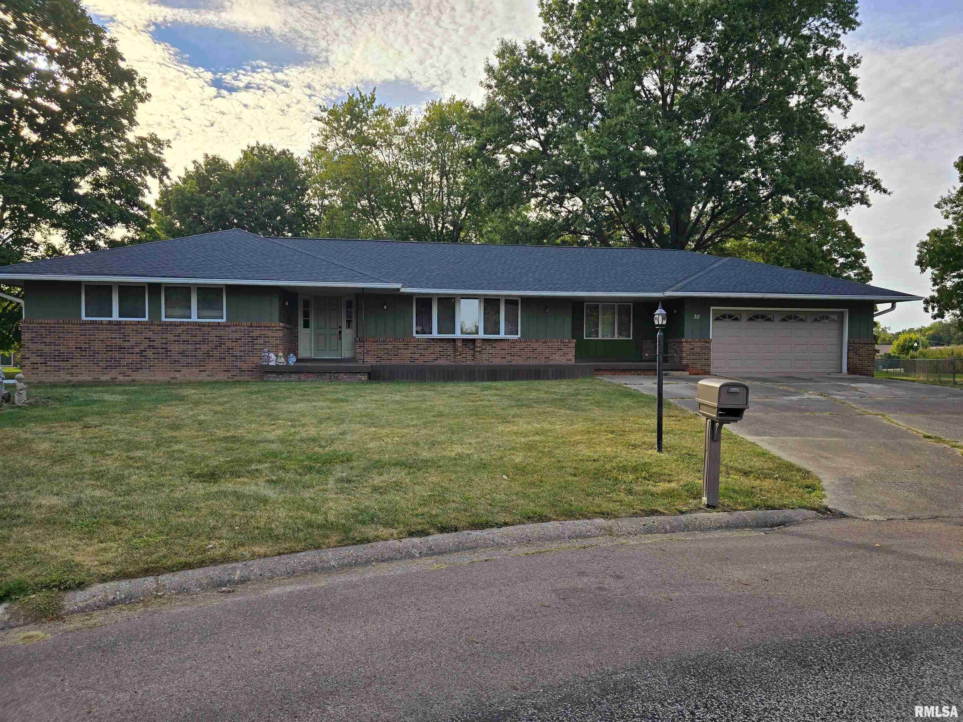 Property Photo:  30 Ingersoll Court  IL 61520 