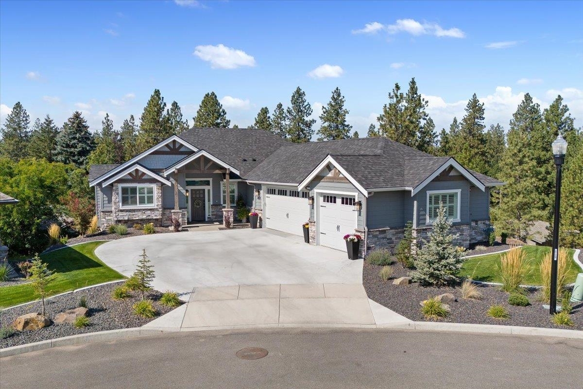 Property Photo:  2412 S Appletree Ct  WA 99203 