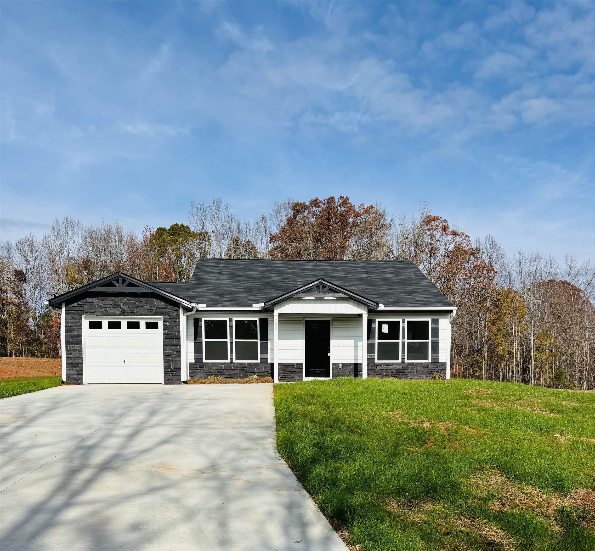 Property Photo: 784 Darwin Rd SC 29340