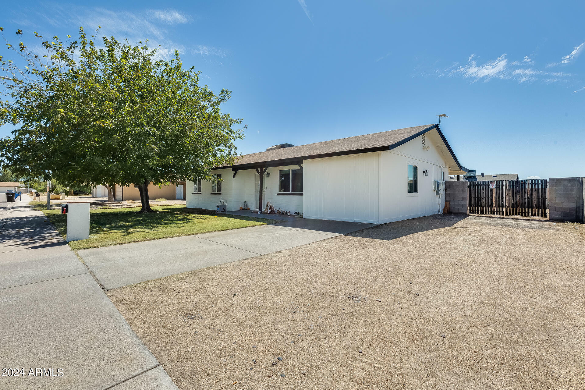 Property Photo:  817 W Villa Rita Drive  AZ 85023 