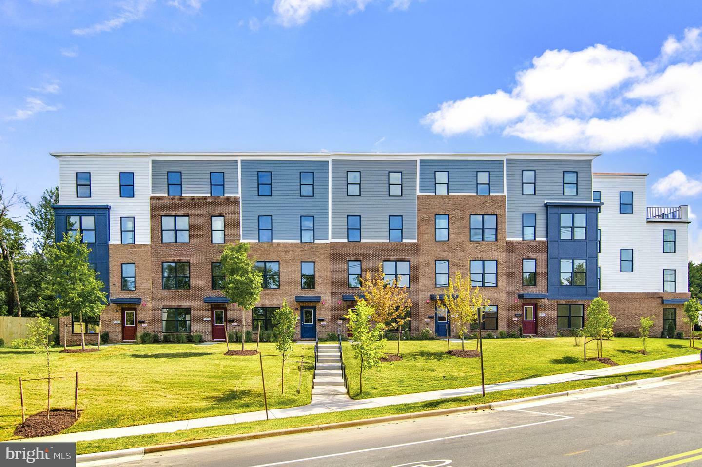 Property Photo: 6332 Stevenson Avenue VA 22304