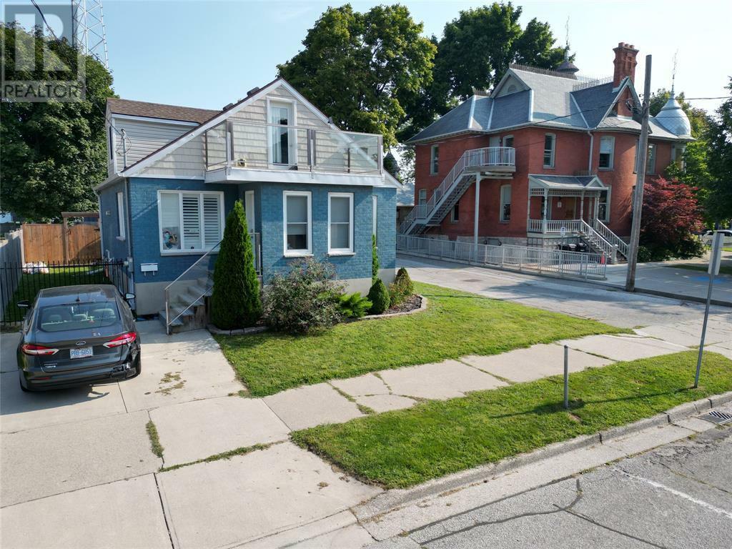 Property Photo:  110 Wellington Street  ON N7T 1G2 