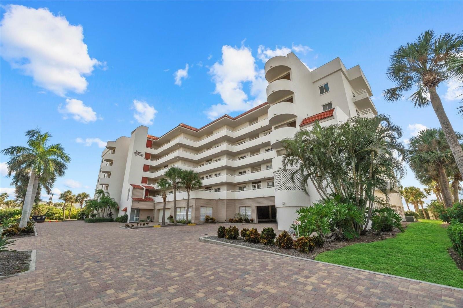 Property Photo:  550 W Flamingo Drive 304  FL 34285 