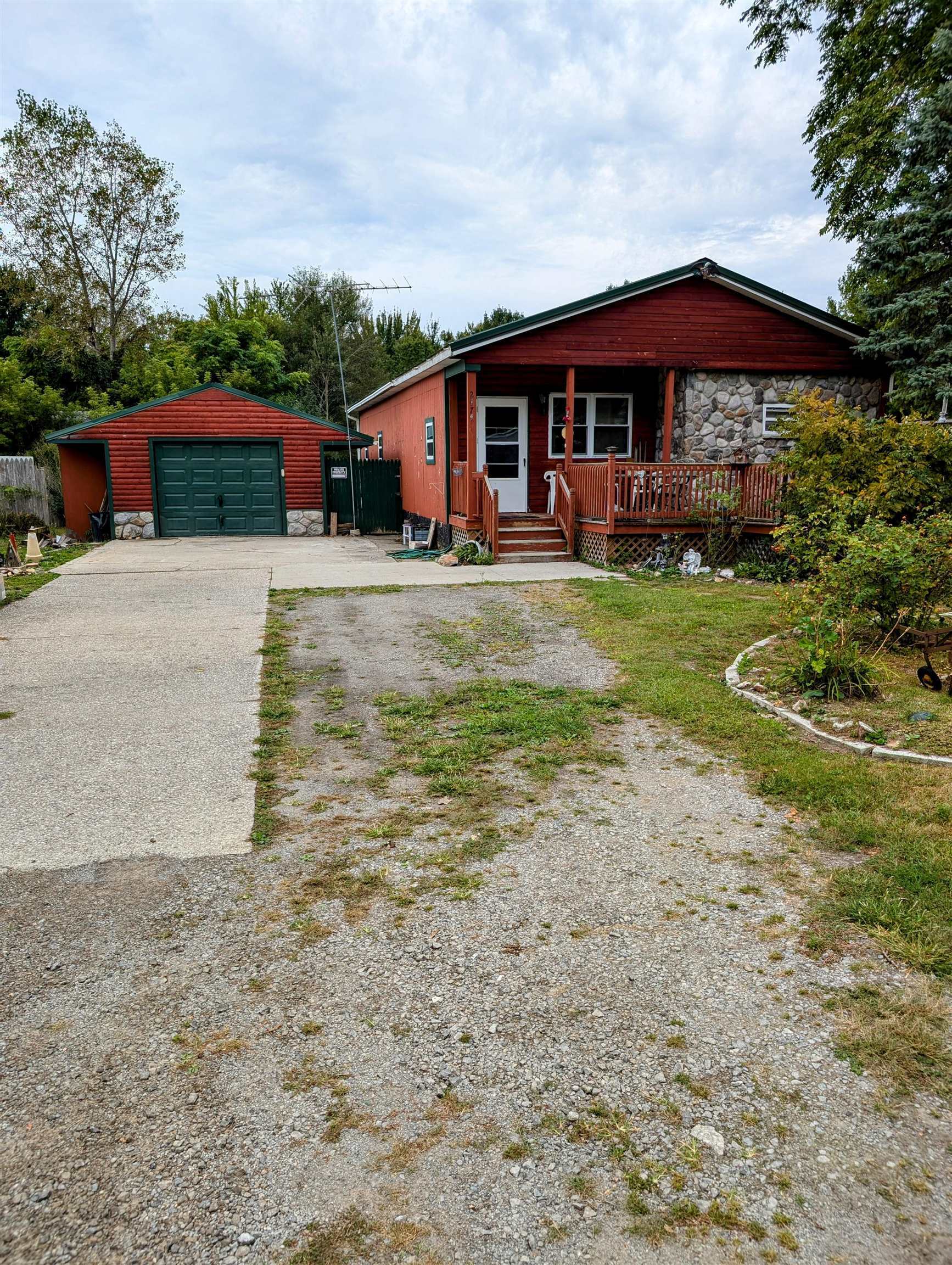 Property Photo: 2474 S 8 Mile Road MI 48631