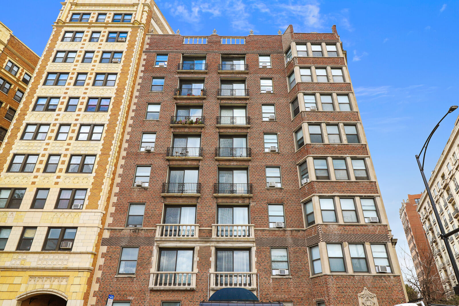 Property Photo:  3330 N Lake Shore Drive 5F  IL 60657 