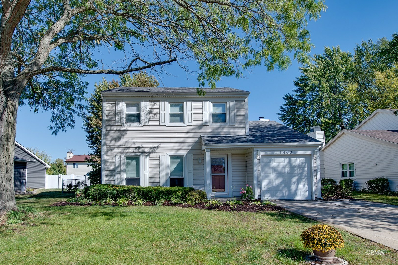 Property Photo: 1403 Appomattox Trail IL 60188
