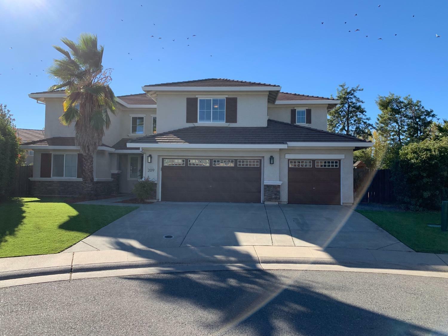 Property Photo:  209 Bellingham Court  CA 95648 