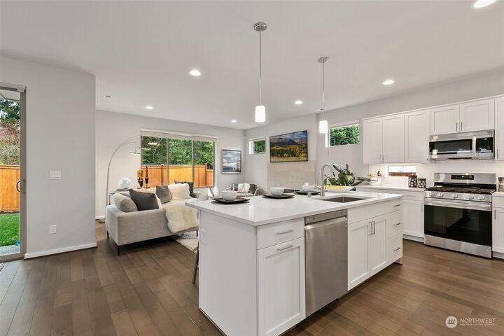 Property Photo:  13330 SE 238th Place 1  WA 98042 