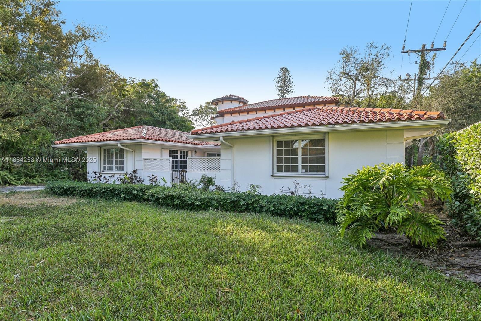 Property Photo:  400 Amalfi Ave  FL 33146 