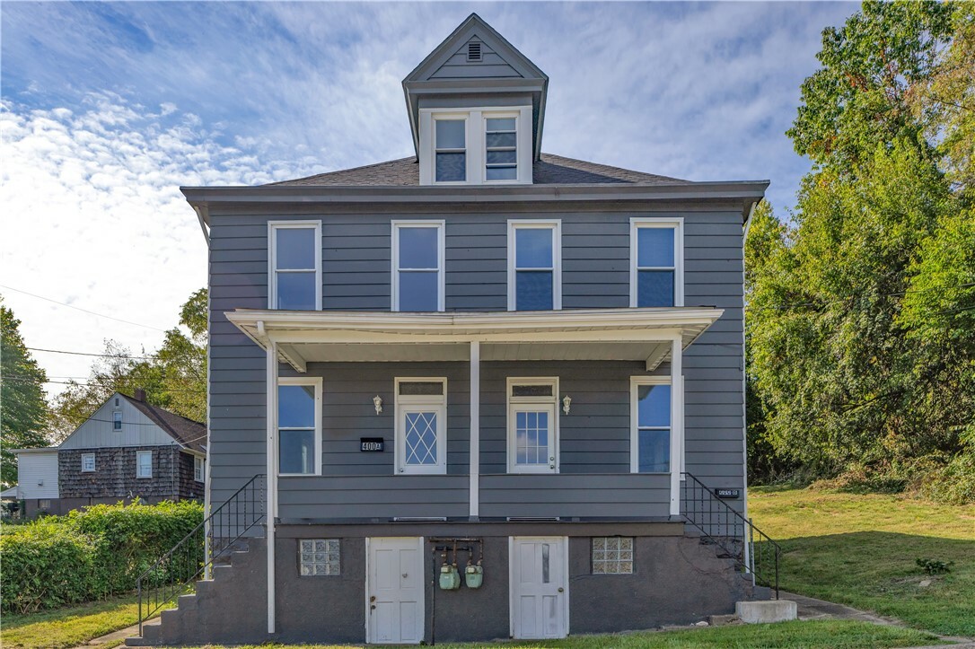 Property Photo:  400 Prospect St  PA 15644 