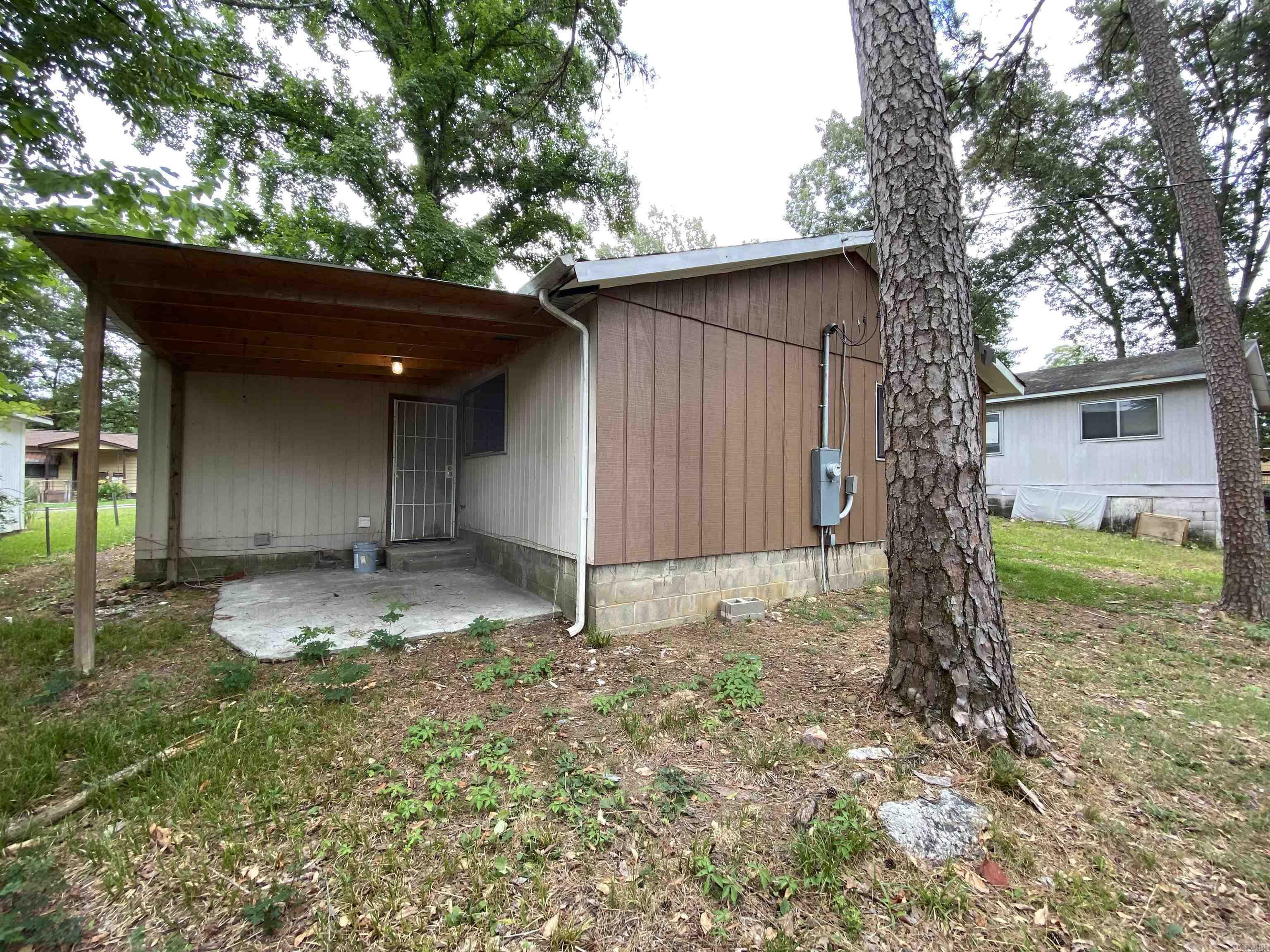 Property Photo:  4018 Elam Street  AR 72204 