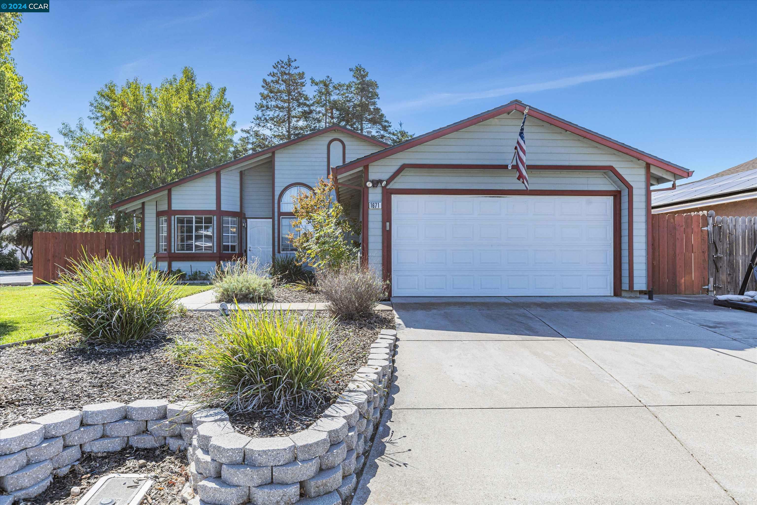 Property Photo:  1671 Ponderosa Dr  CA 94561 