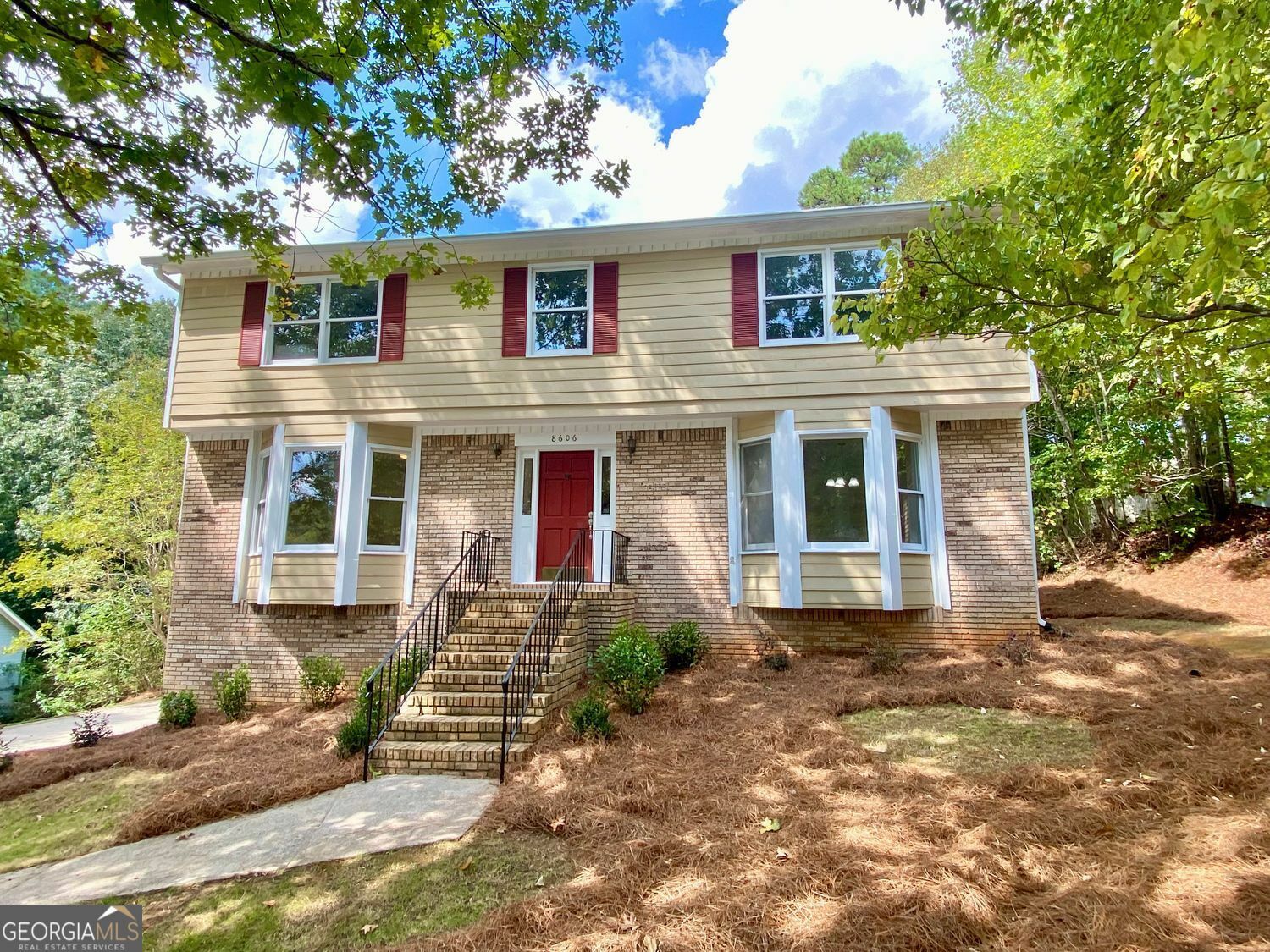 Property Photo:  8606 Creekview Court  GA 30135 