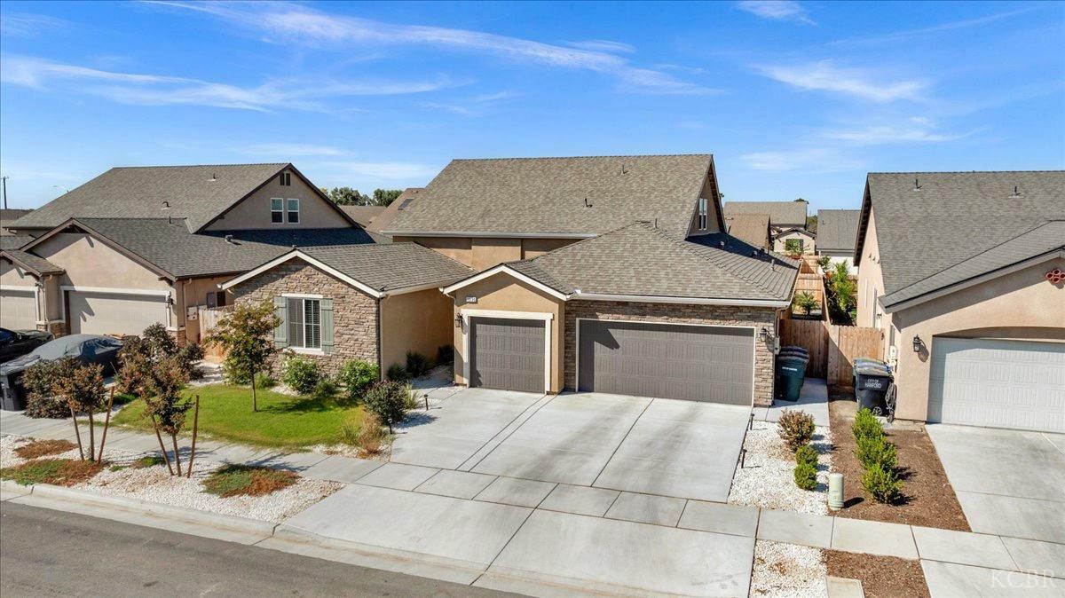 Property Photo: 1936 Red Rock Drive CA 93230