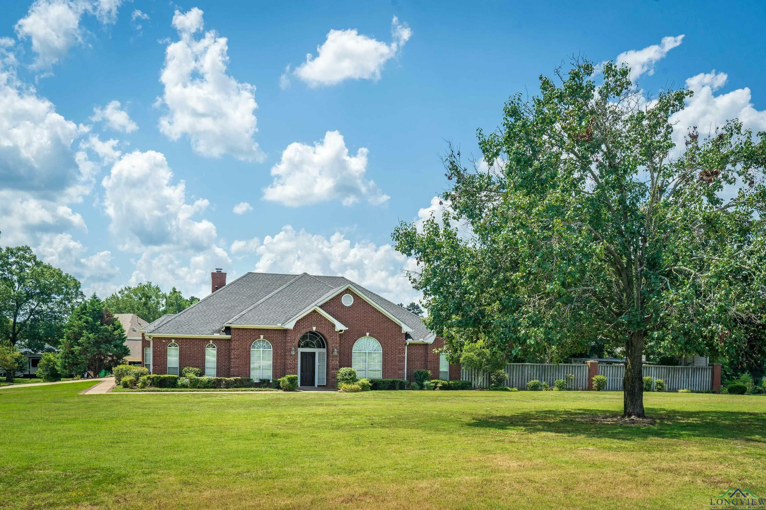 Property Photo:  210 Lavender Ln  TX 75605 