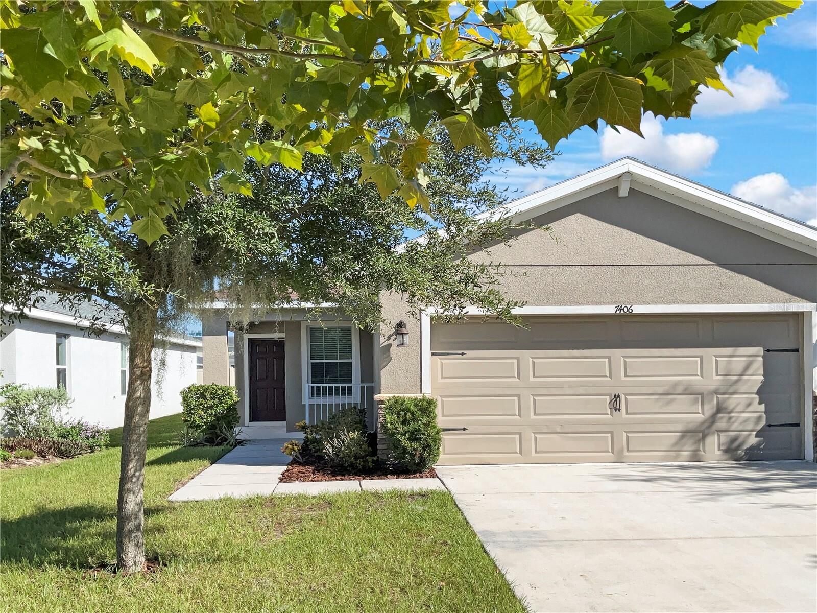 Property Photo:  7406 Indigo Oasis Court  FL 33534