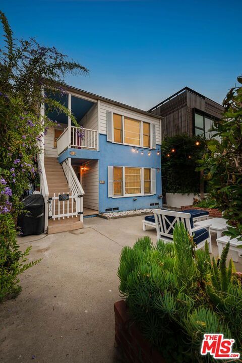 Property Photo: 90 18th Street CA 90254