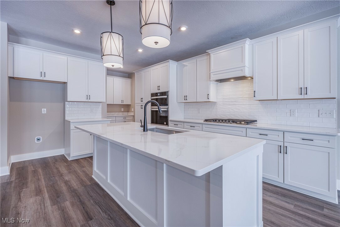 Property Photo: 2091 Hayden Drive OH 44233