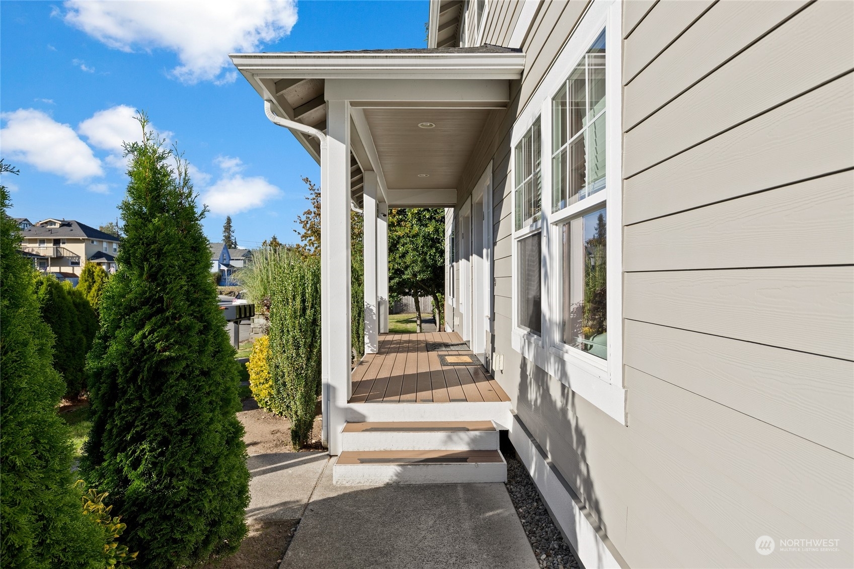 Property Photo:  3317 Rucker Avenue A  WA 98201 