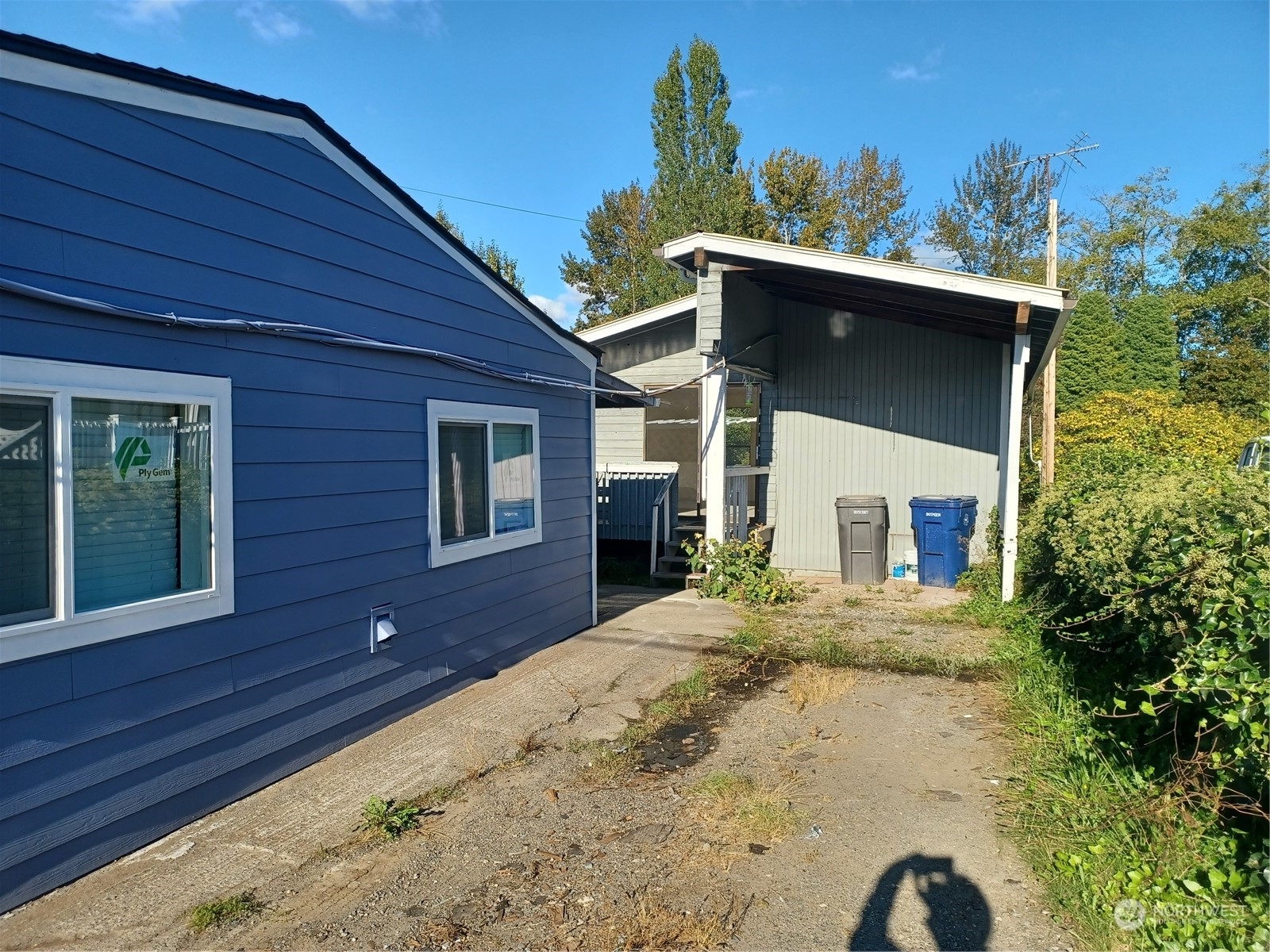 Property Photo:  11303  Airport Road  WA 98204 