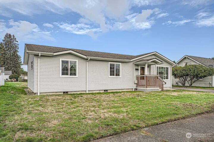 Property Photo: 21 L Street SE WA 98002