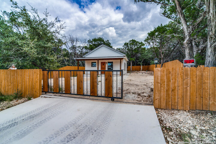 Property Photo:  6401 Whartons Dock  TX 78003 