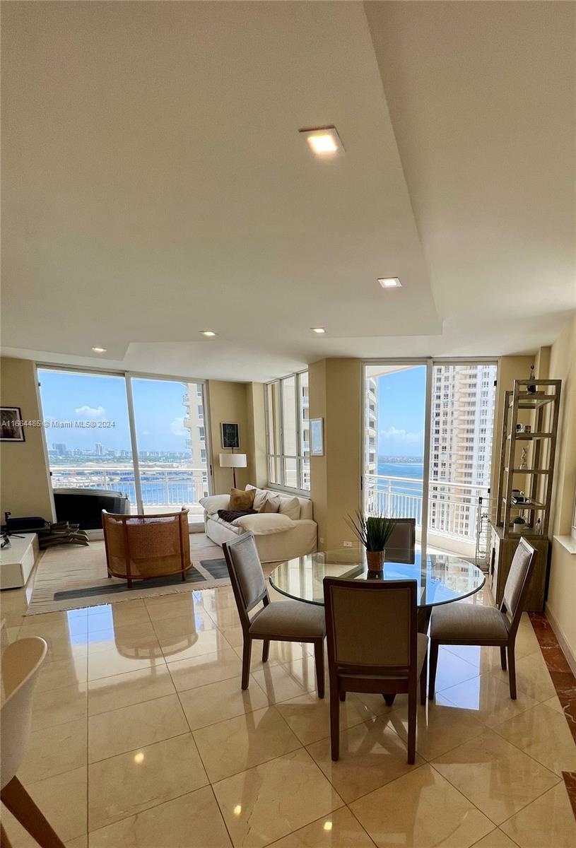 Property Photo:  888 Brickell Key Dr 2611  FL 33131 