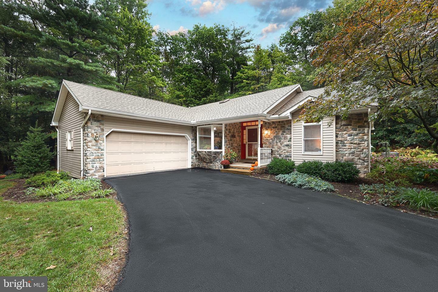 Property Photo:  47 White Pine Drive  PA 17353 