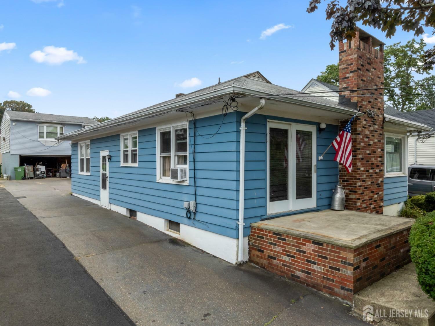 Property Photo:  42 N Edward Street N  NJ 08872 