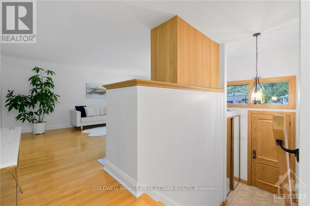 Property Photo:  661 La Verendrye Drive  ON K1J 7X5 