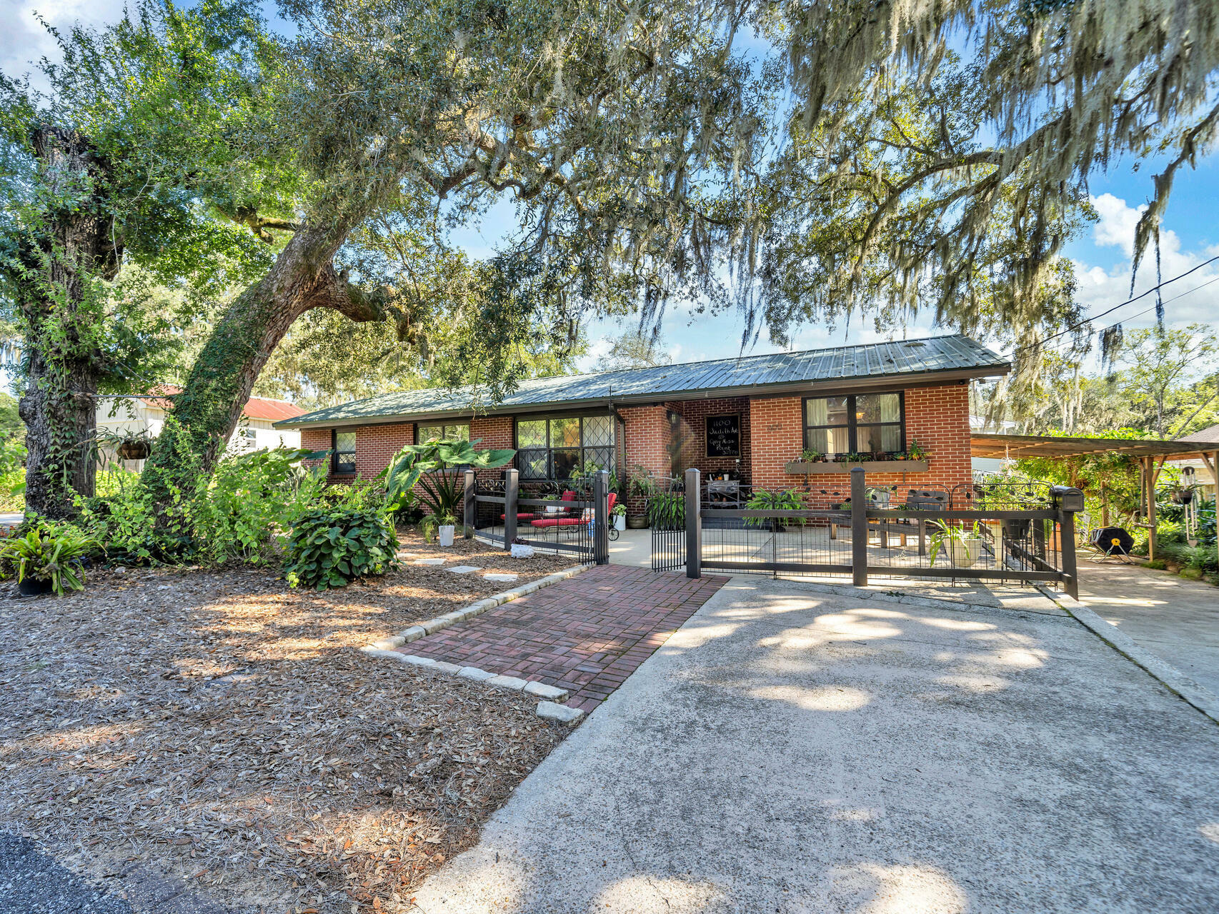 Property Photo:  1100 Judith Avenue  FL 32578 