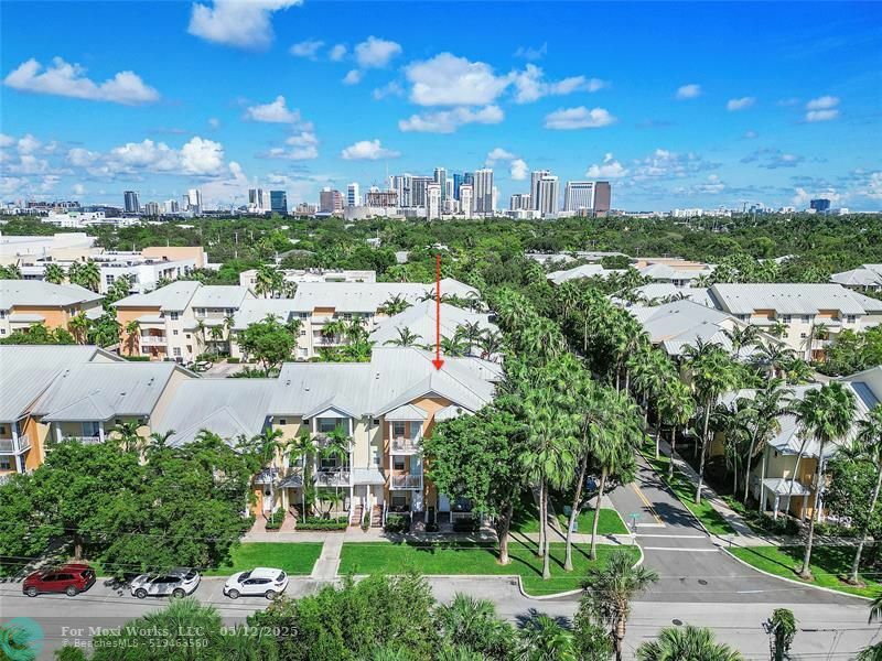 Property Photo: 334 SW 14th Ave 334 FL 33312