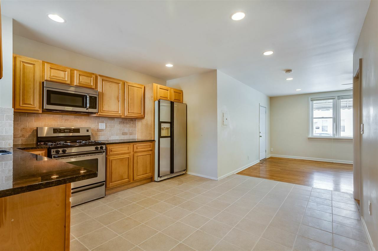 Property Photo:  56 Hutton St 1A  NJ 07307 