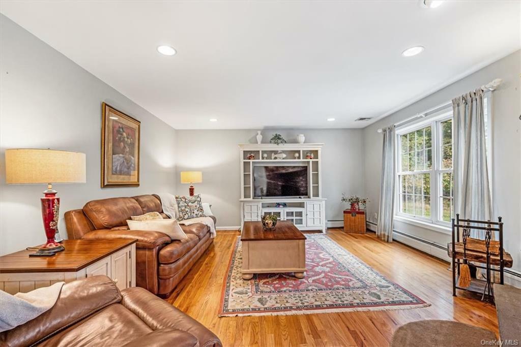 Property Photo:  7 Goosetown Court  NY 10916 