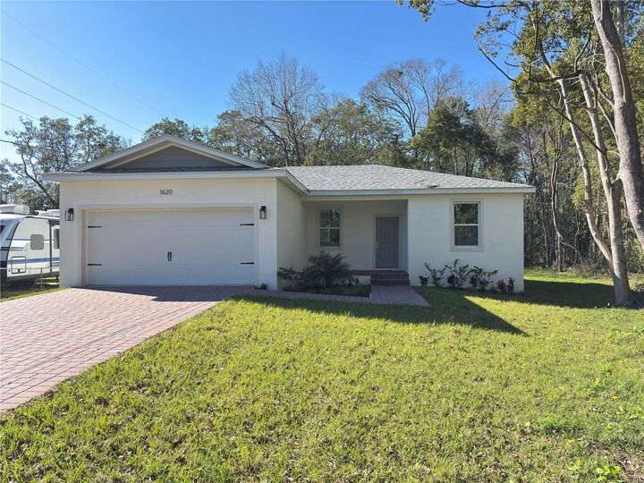 Property Photo:  1620 9th Avenue  FL 32724 