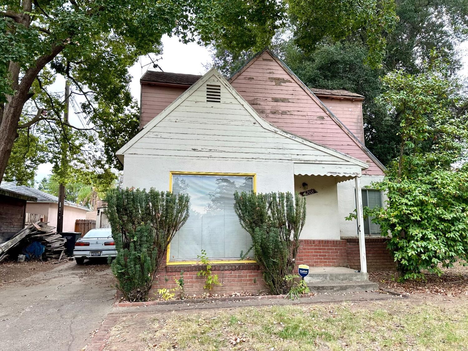 Property Photo:  4208 B Street  CA 95819 