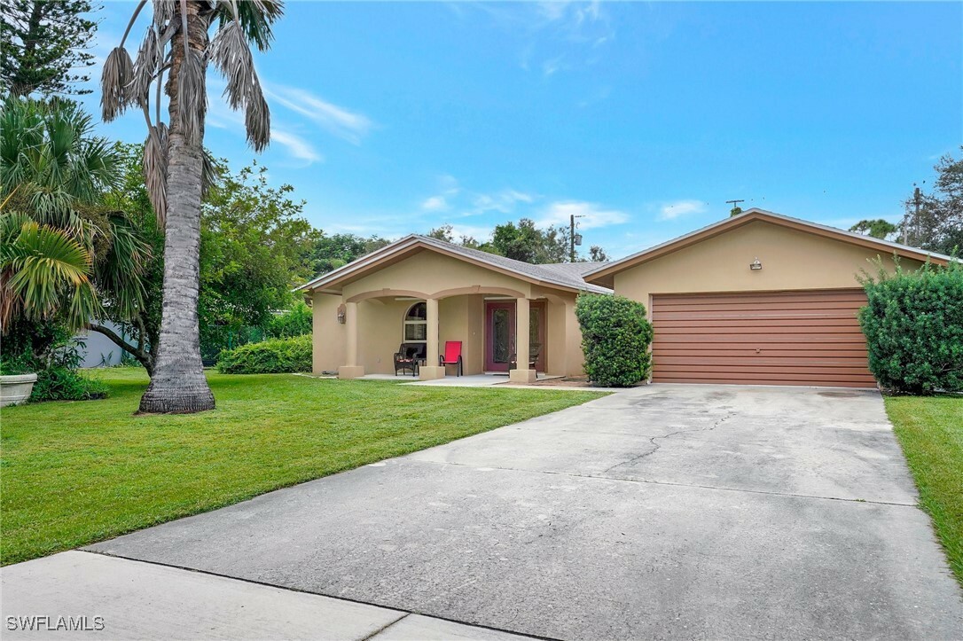 Property Photo:  5541 Winkler Road  FL 33919 