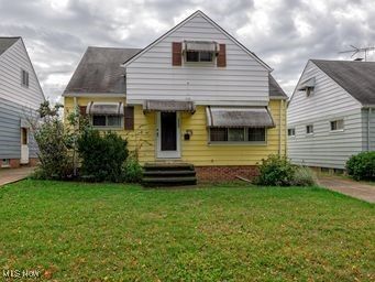 Property Photo:  18605 Flamingo Avenue  OH 44135 