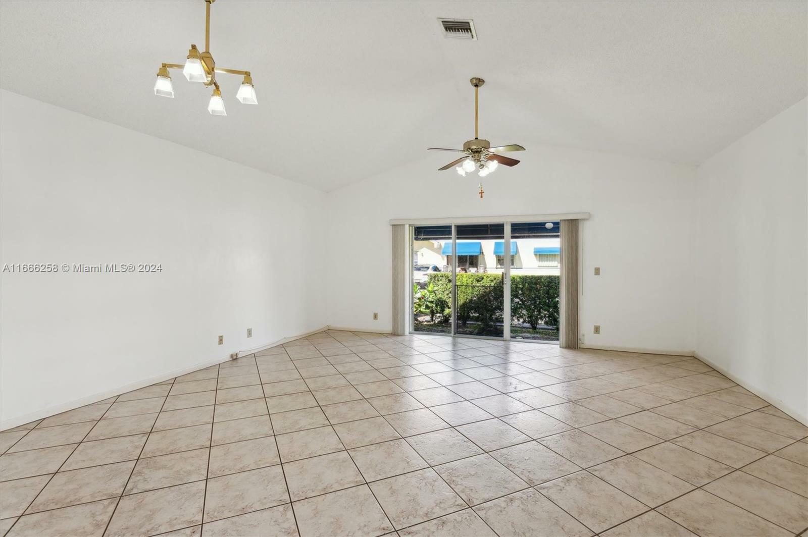 Property Photo:  5201 SW 31st Ave 265  FL 33312 