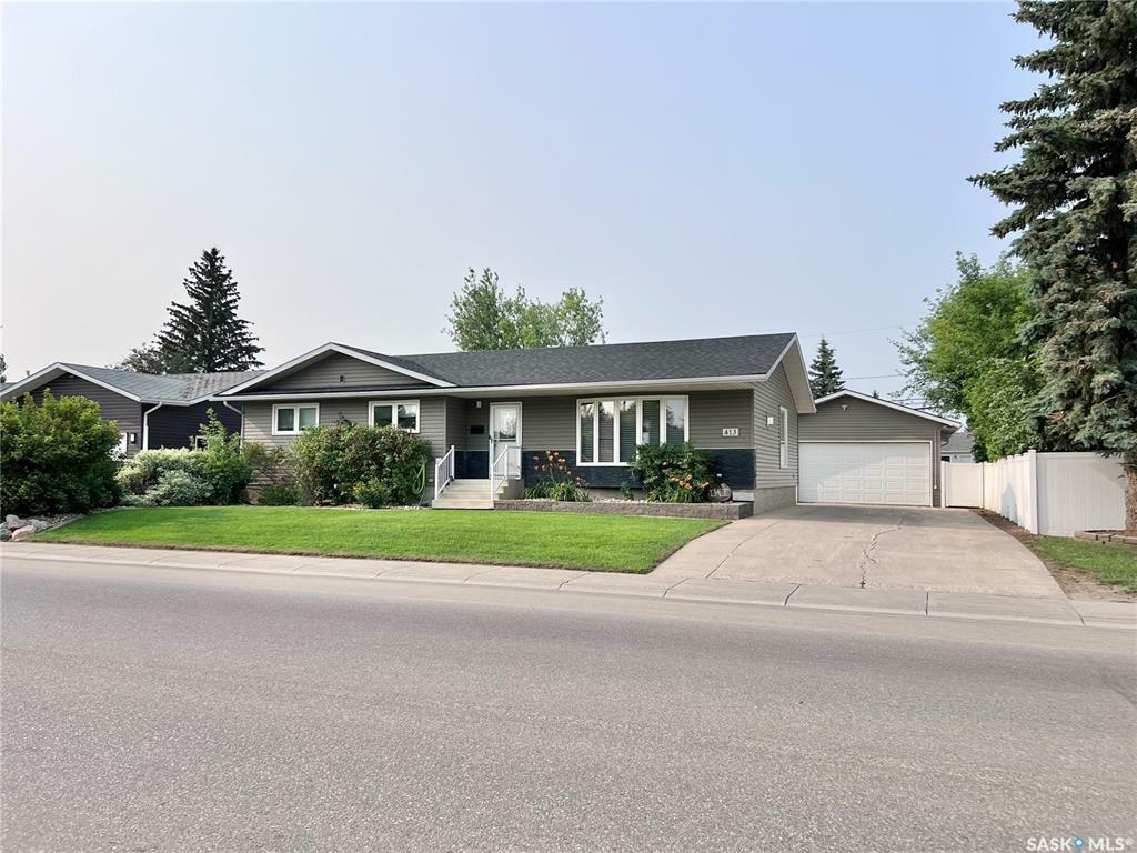 Property Photo:  413 3rd Street N  SK S0K 2T2 