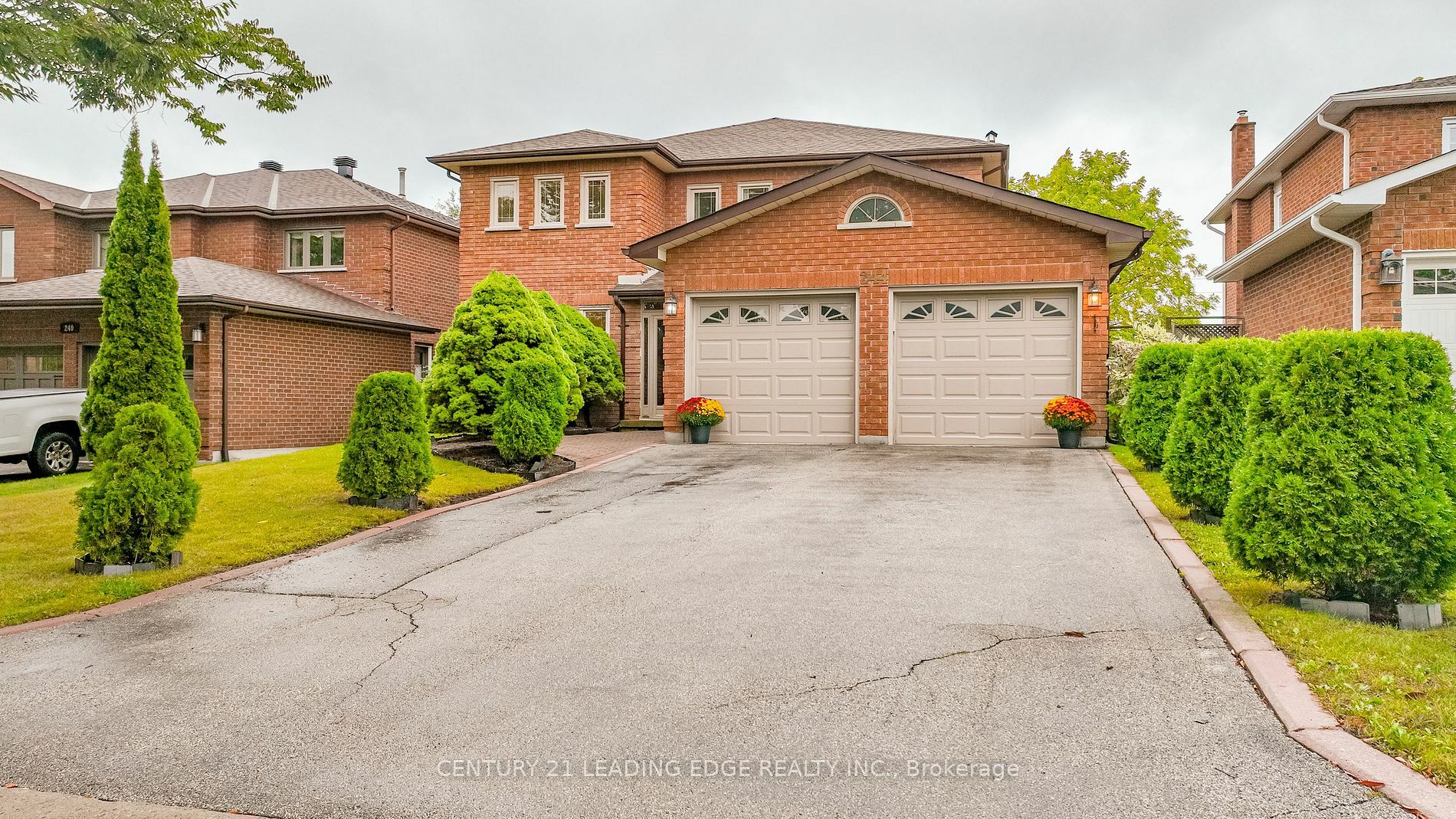 244 Homestead Dr  Oshawa ON L1J 8J1 photo