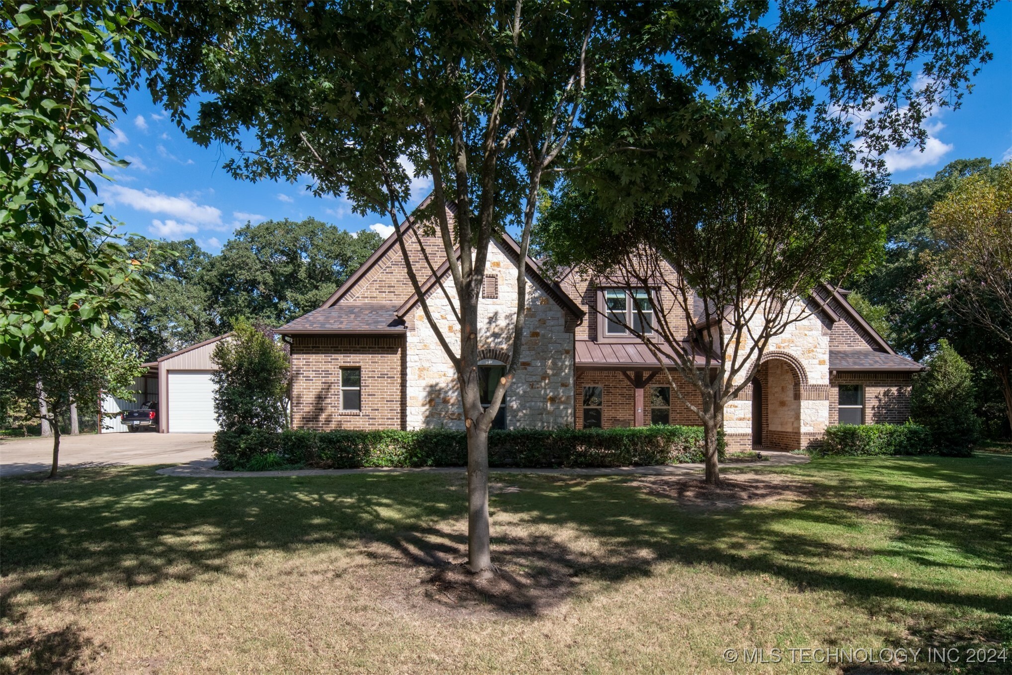 Property Photo:  528 Thousand Oaks  OK 74731 