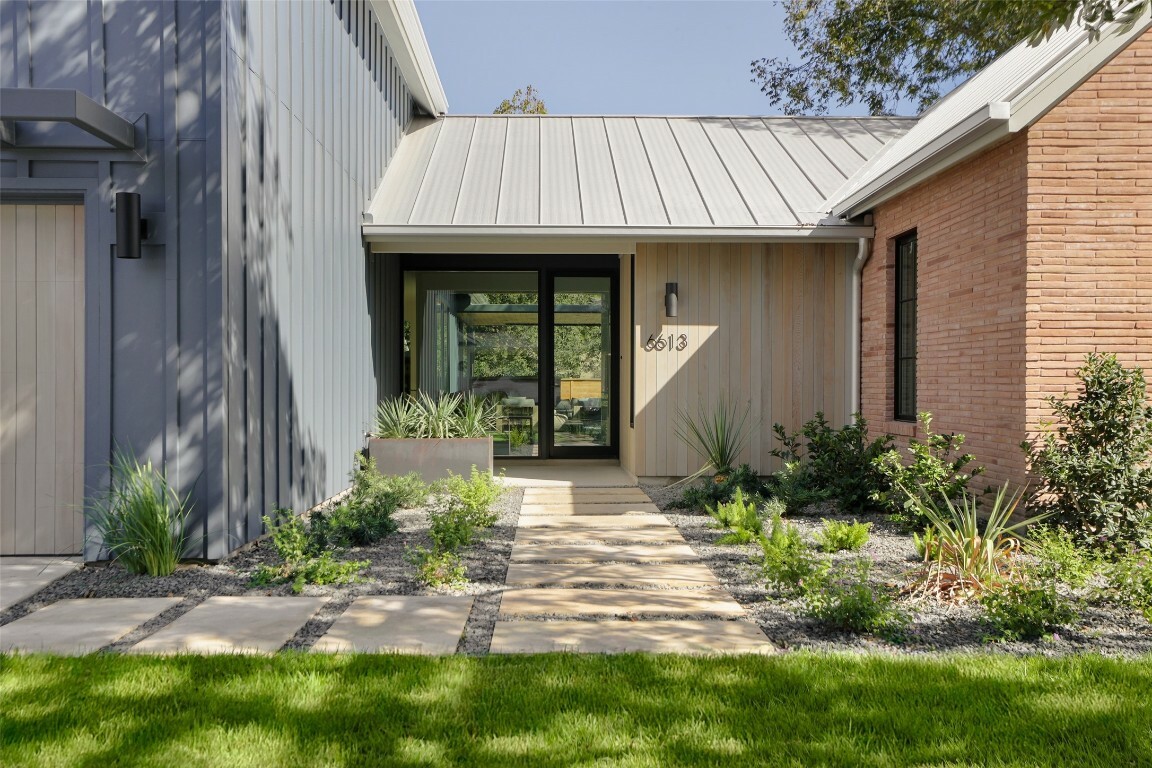 Property Photo:  6613 Argentia Road  TX 78757 