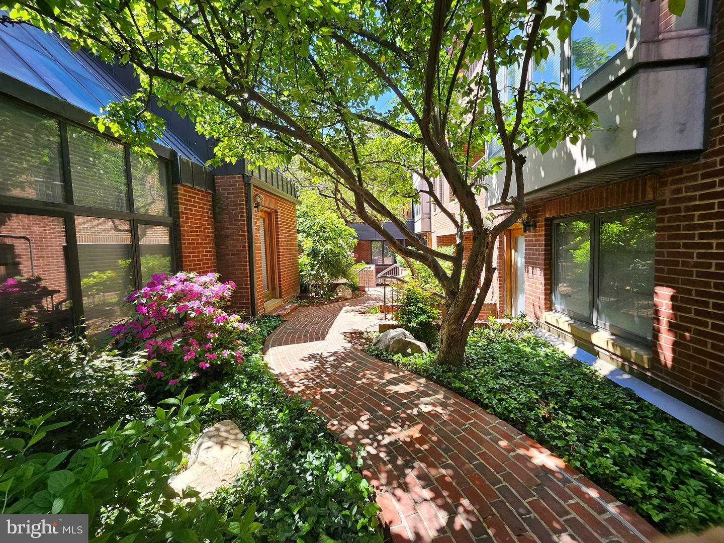 Property Photo: 1080 Wisconsin Avenue NW 302 DC 20007