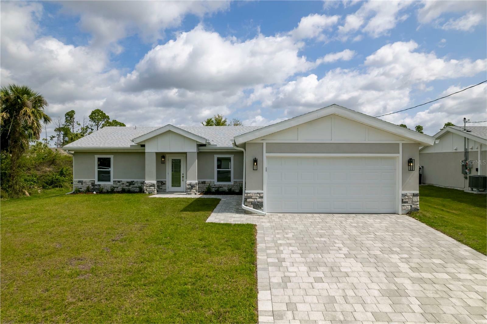 Property Photo: 7878 Tarabilla Avenue FL 34291