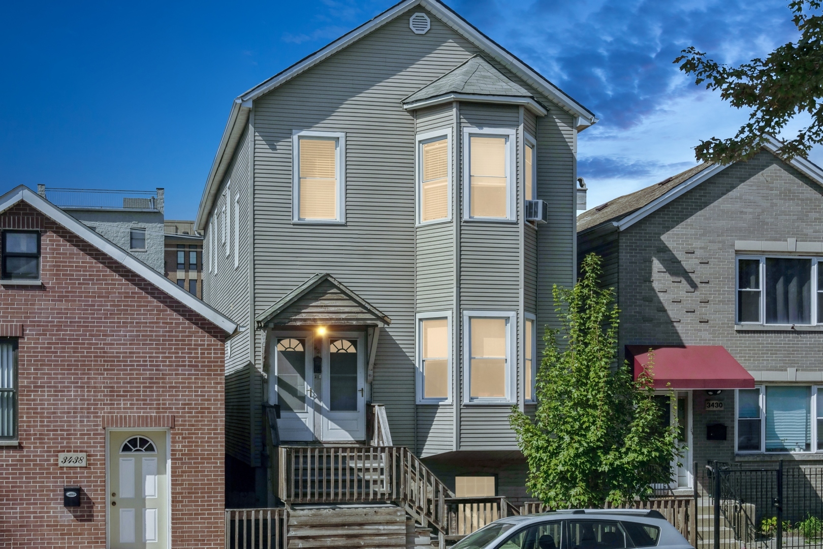 3436 S Emerald Avenue  Chicago IL 60616 photo