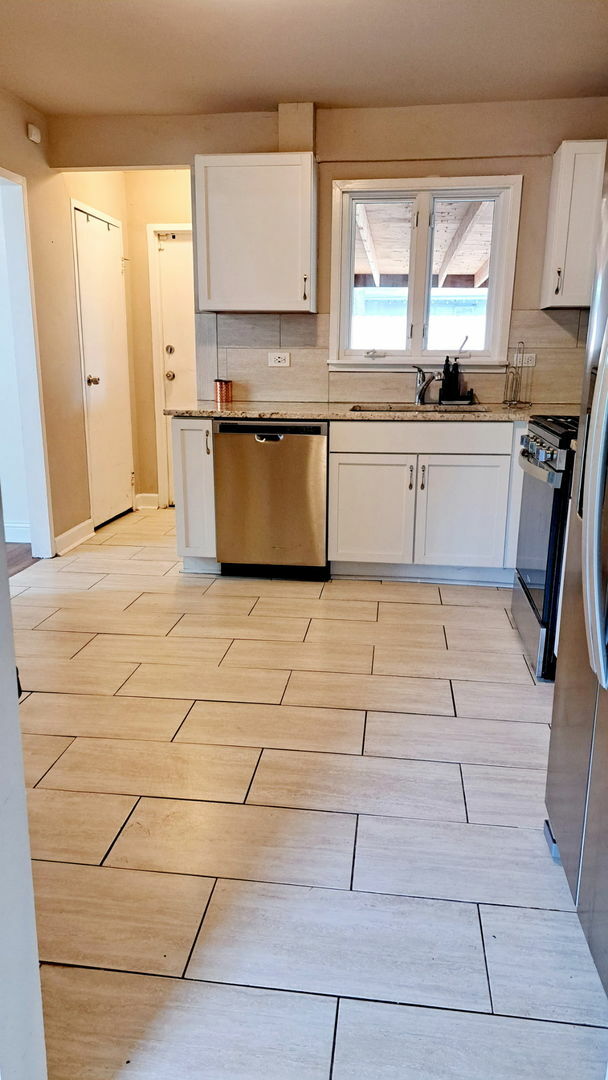 Property Photo: 453 Lakewood Boulevard IL 60466