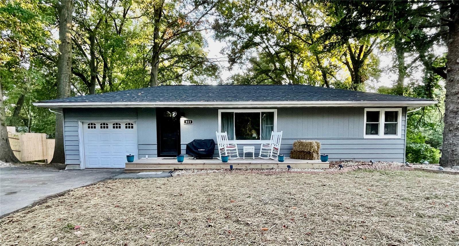 Property Photo:  823 Forest Lane  IL 62024 