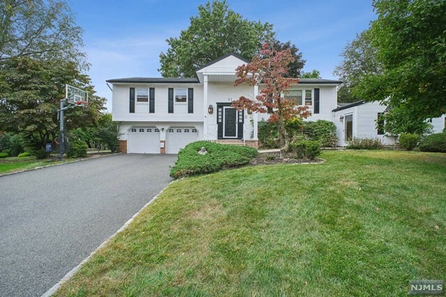 21 Laurel Court  Verona NJ 07044 photo